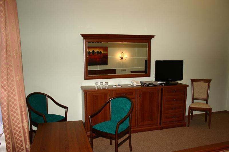 Zlaty Lev Hotel Louny Værelse billede